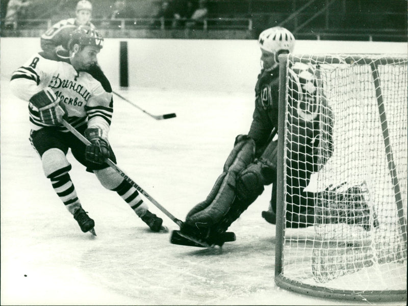 Ice hockey tournament Dynamo Moscow - Dynamo Berlin 1970 - Vintage Photograph