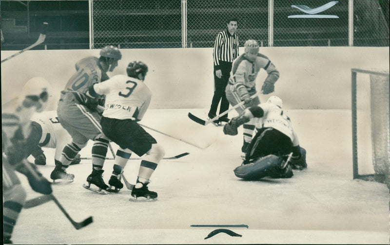 Ice hockey tournament Dynamo Weißwasser - HC Dukla Jihlava - Vintage Photograph