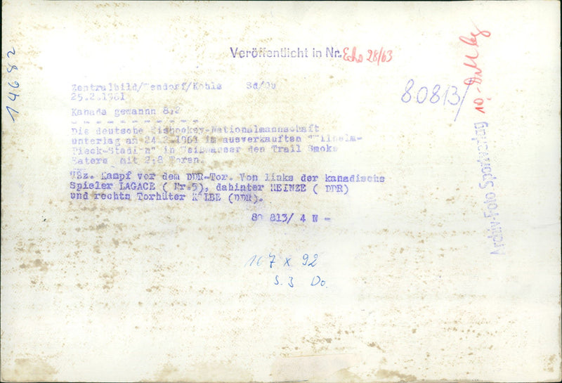 1961 CANADA NEVER MENTIONED DEUTSOBE SHOKEVIVAL TEAM LOST OUTSIDE - Vintage Photograph