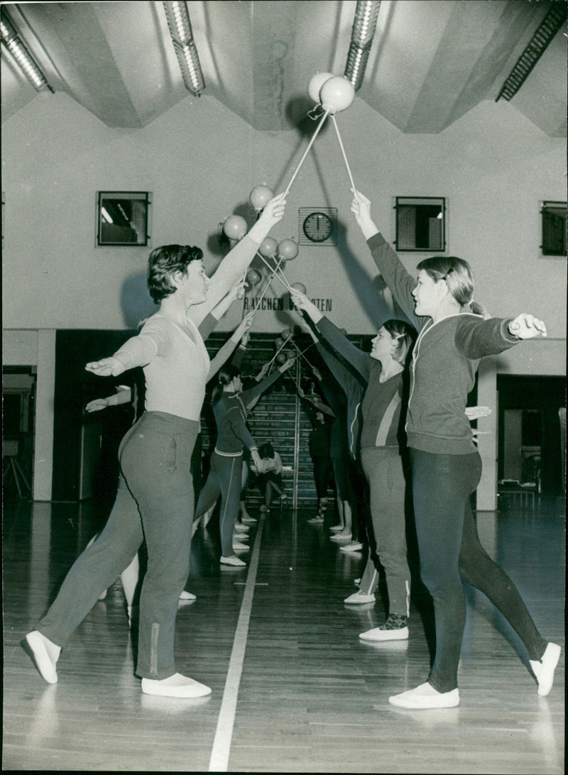 Sports show exercise 1982 - Vintage Photograph