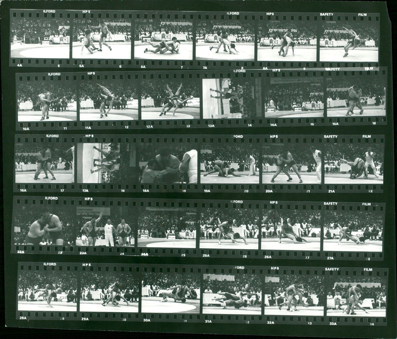 1992 SCHERER BAND BRB TEENOV BRATAN BELG SERBIAN SOCKET UUT PAASONS FILM - Vintage Photograph