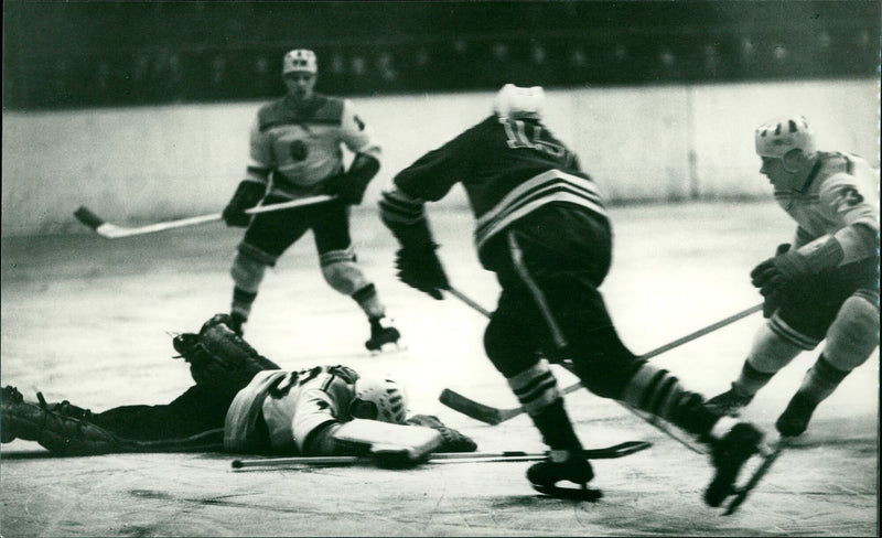 Ice Hockey World Championship - Kolbe & Oskanen - Vintage Photograph