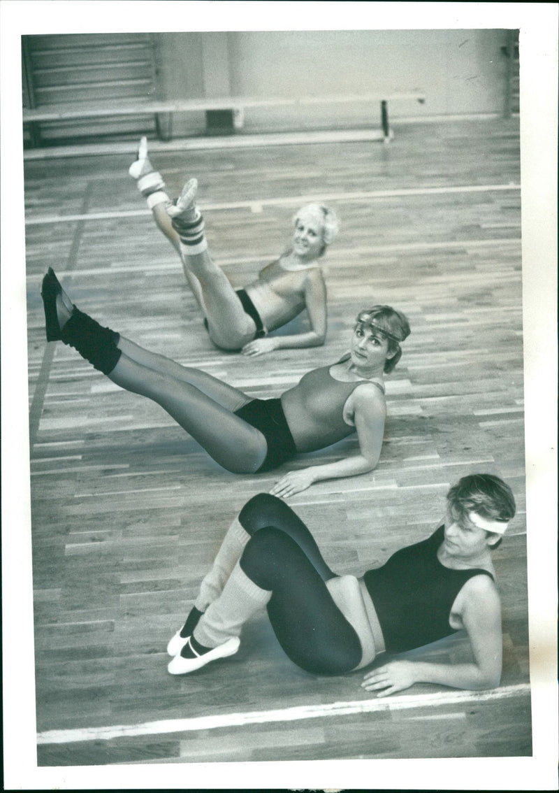 Pop gymnastics - Vintage Photograph