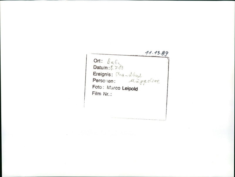 1989 STRANDBAD MUGGELSE LOCATION BELIZ DATE EVENT BEACH PEOPLE FILM - Vintage Photograph