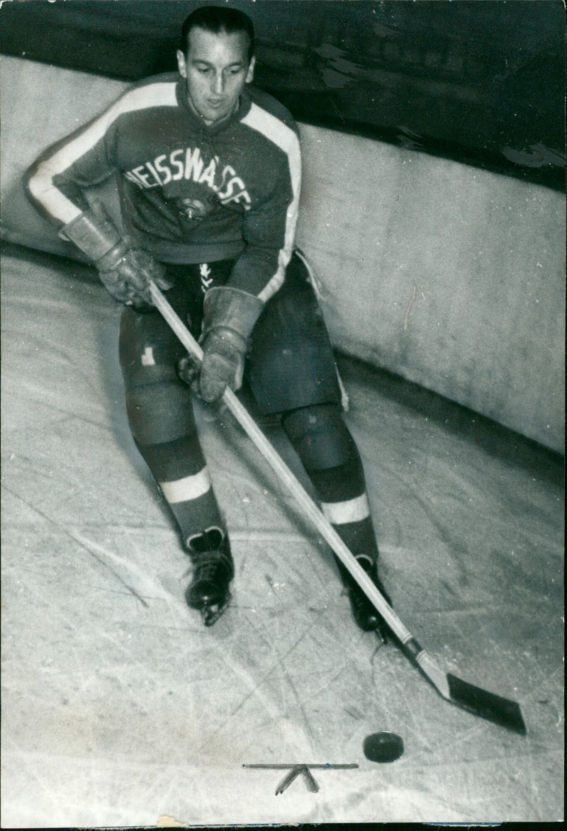 Ice hockey player from Dynamo Weißwasser - Vintage Photograph