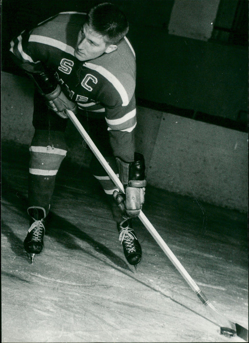 Ice hockey player in 1960 - Vintage Photograph