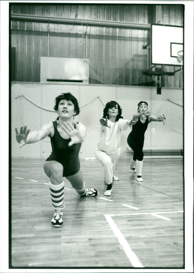 Pop gymnastics - Vintage Photograph