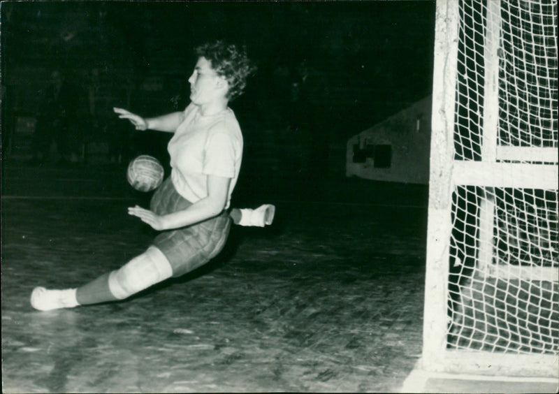 Indoor handball 1957 - Vintage Photograph