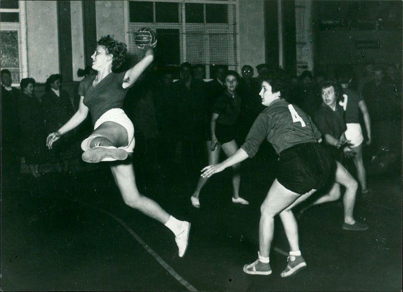 Indoor handball - Vintage Photograph