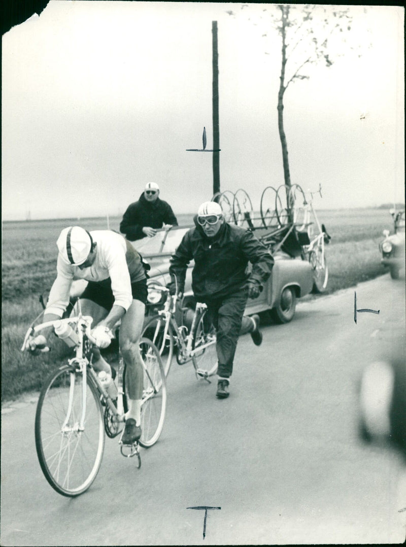 Road cycling - Vintage Photograph