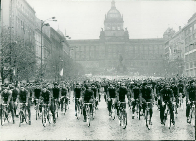 International Peace Tour 1960 - Vintage Photograph