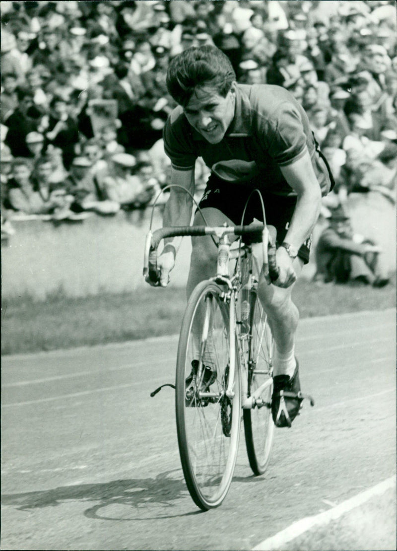 International Peace Tour 1960 - Vintage Photograph