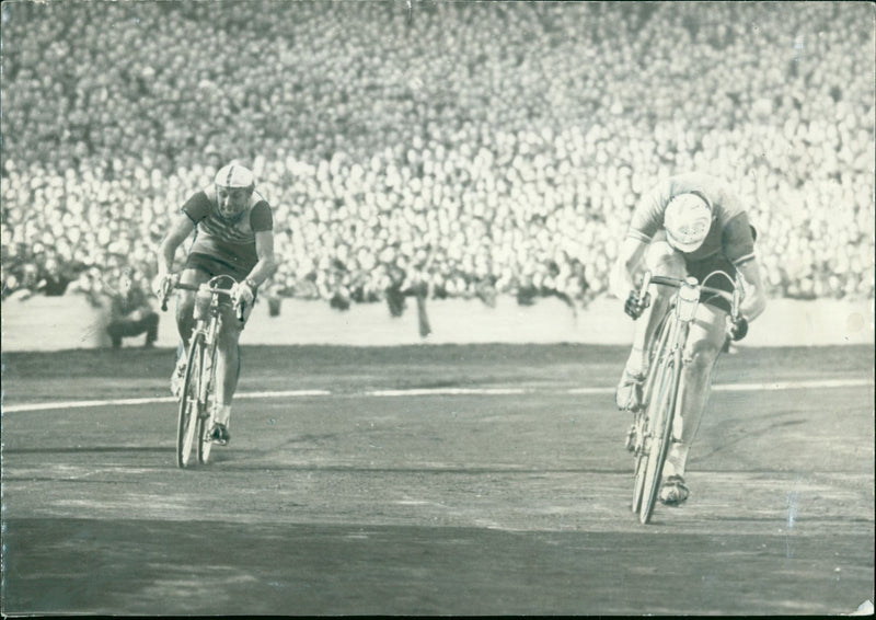 Viktor Kapitonow, Stan Brittain - Vintage Photograph