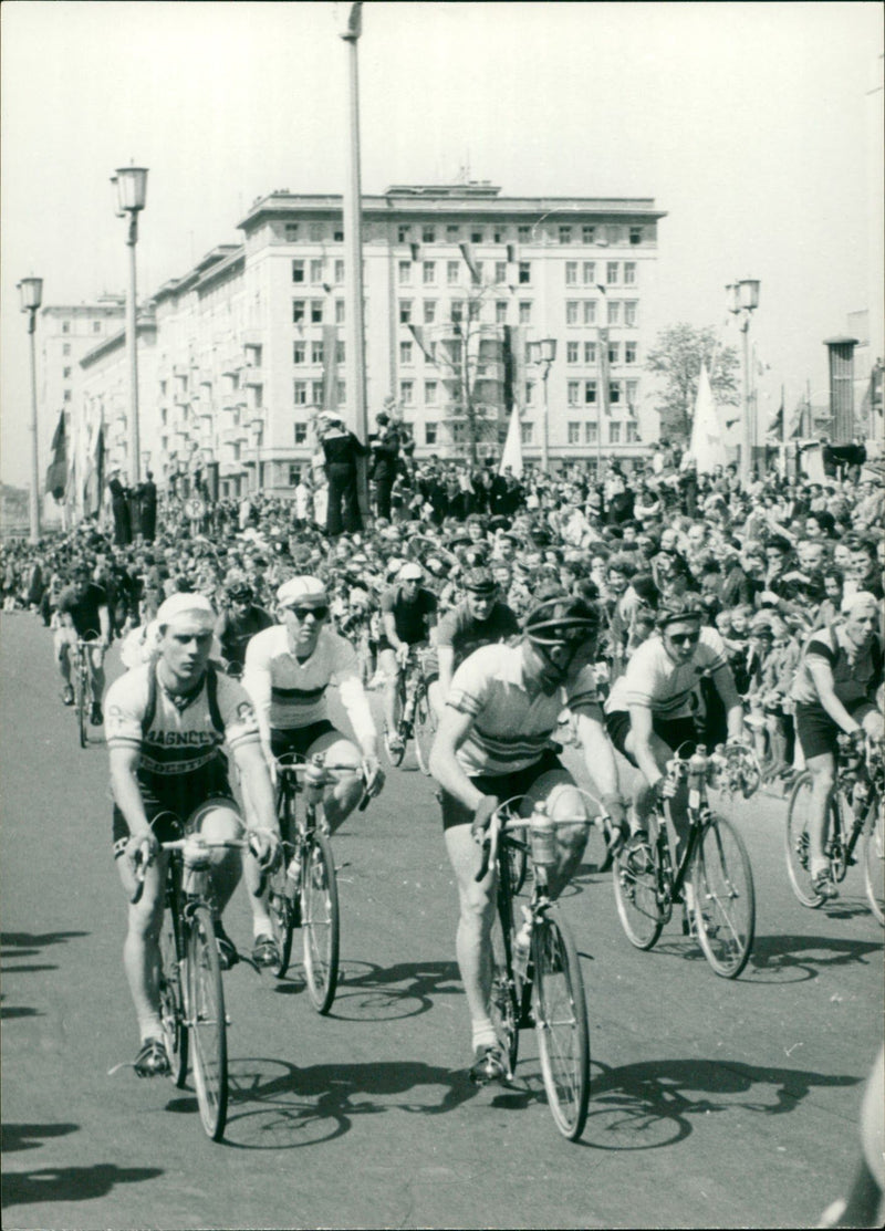 7th stage of the international long-distance cycle tour in 1956 - Vintage Photograph