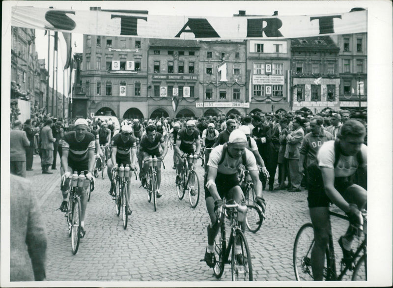 International Peace Tour 1952 - Vintage Photograph