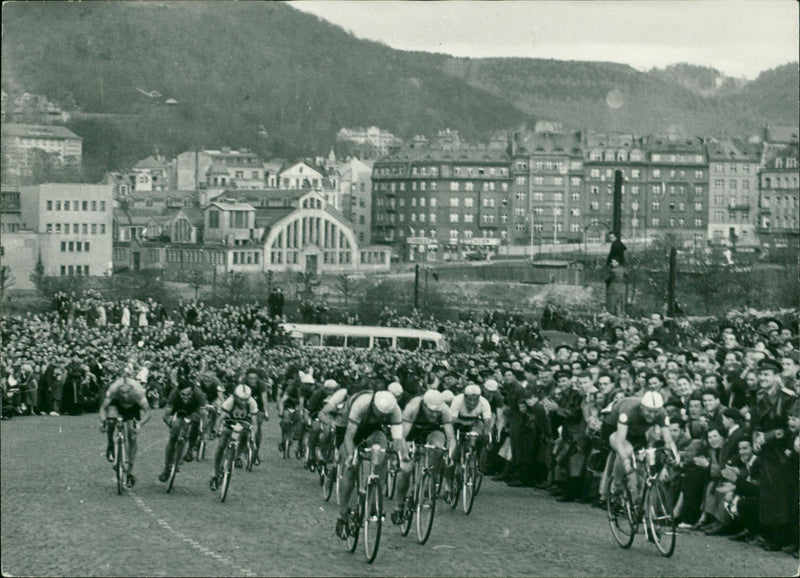 International Peace Tour 1955 - Vintage Photograph