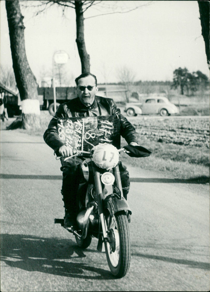 International Peace Tour 1956 - Vintage Photograph