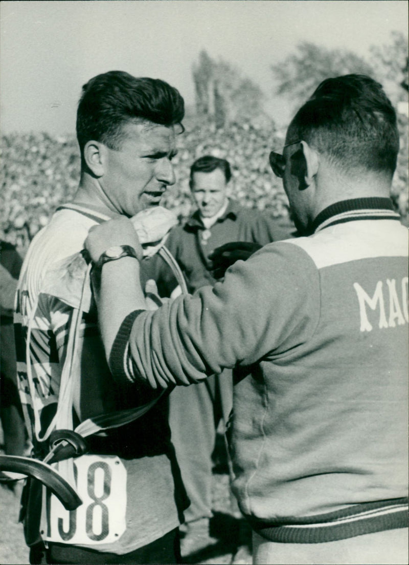 7th stage of the international long-distance cycle tour in 1956 - Vintage Photograph