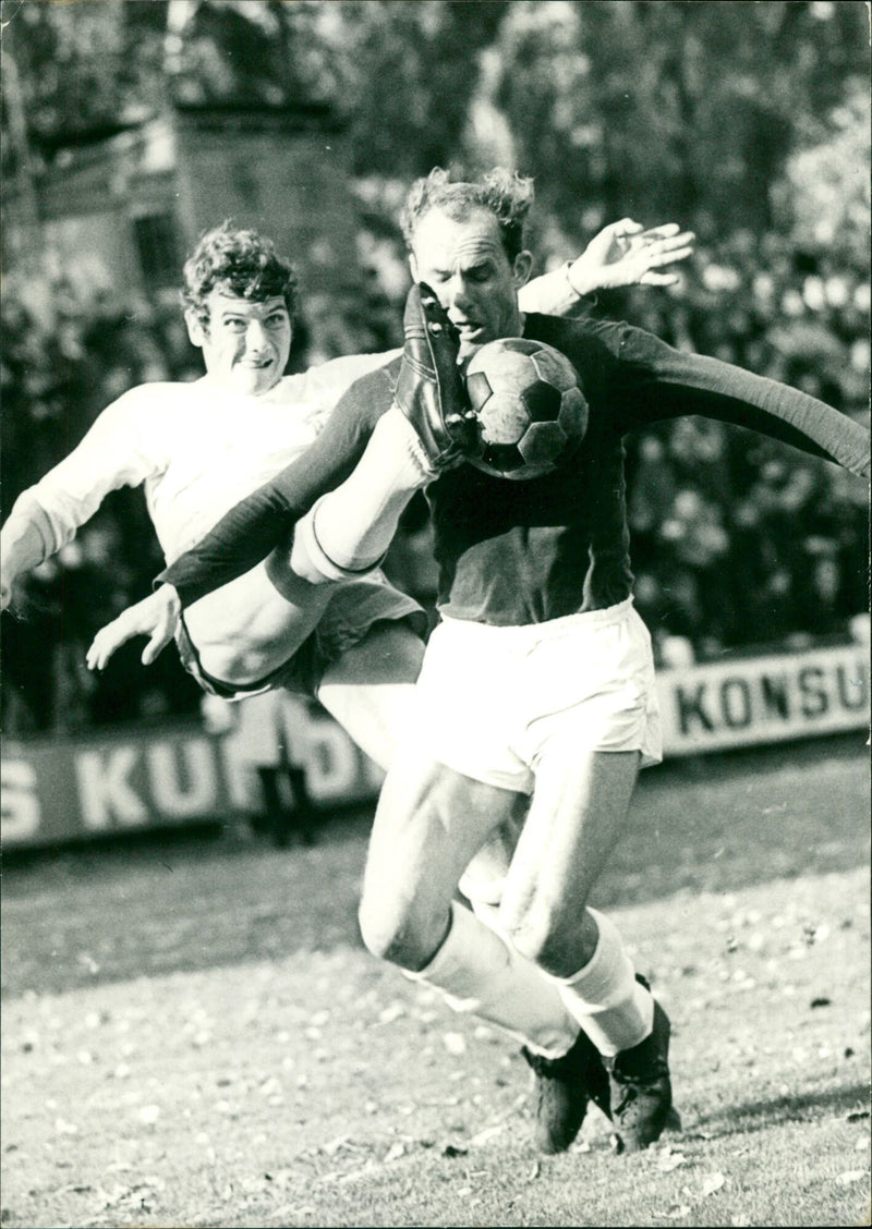FC Kaiserslautern II - Wismut Aue - Vintage Photograph