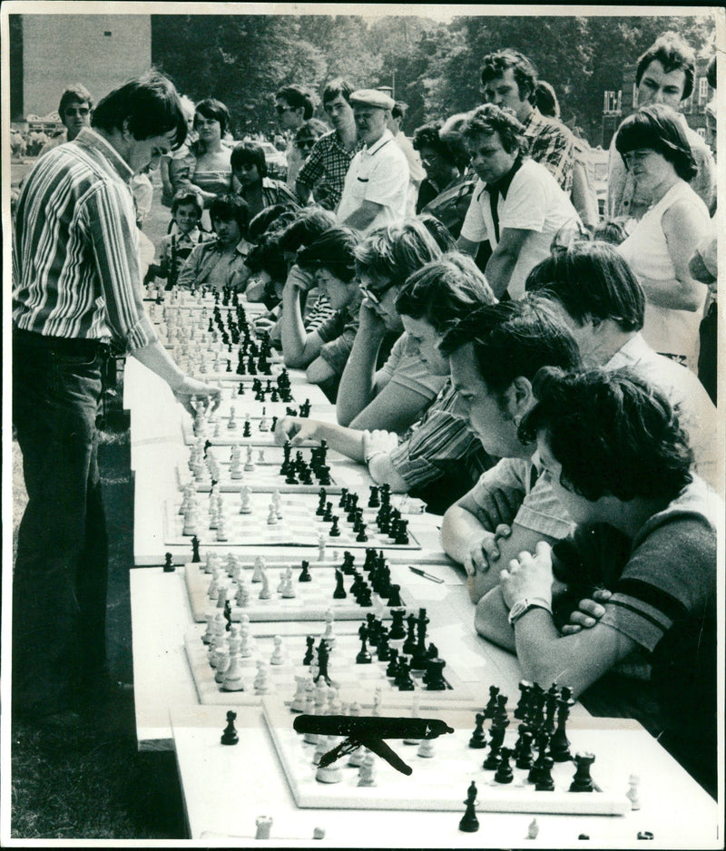1979 CHESS PRESS PARTY LINEULTAN CHESS OUNE SIDE CITY FILM - Vintage Photograph