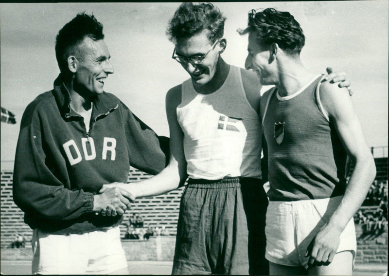 ROCK JEESSOPEN JOULU SELAMMARUSIGE GDR LIVLIS HANIE RASMUSSEN A FILM WELL - Vintage Photograph