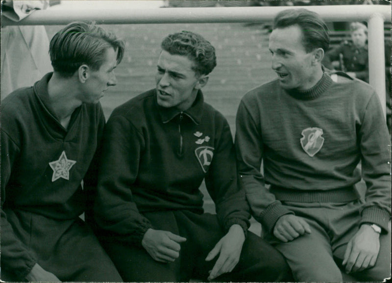 ROCK JEESSOPEN JOULU SELAMMARUSIGE DDR LIVLIS FILM WELL - Vintage Photograph