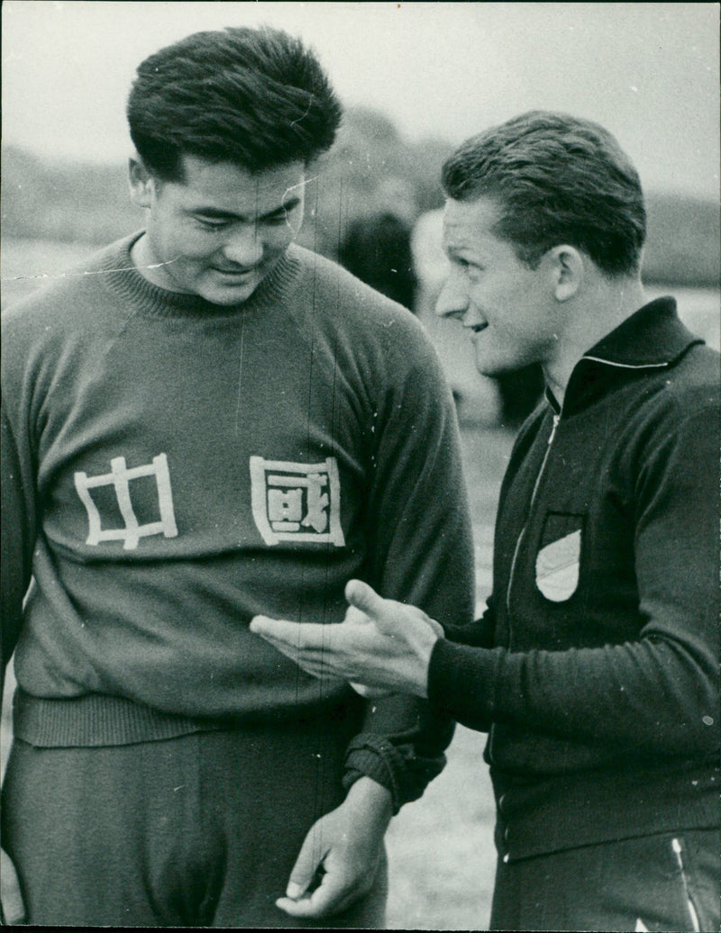 1959 GLONA RAMM NECHEAL HUNG NECHEM ROCK WELL FILM - Vintage Photograph