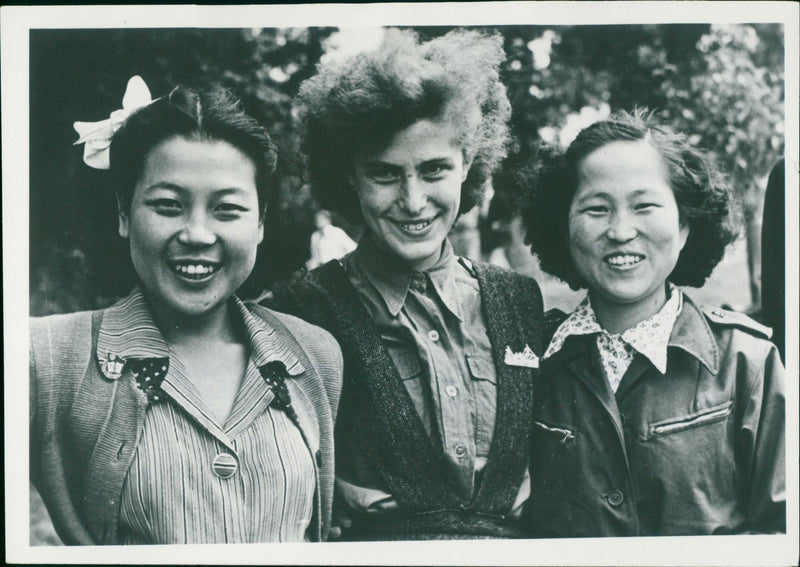 ROCK JEESSOPEN JOULU SELAMMARUSIGE GDR LIVLIS HANIE RASMUSSEN A FILM WELL - Vintage Photograph