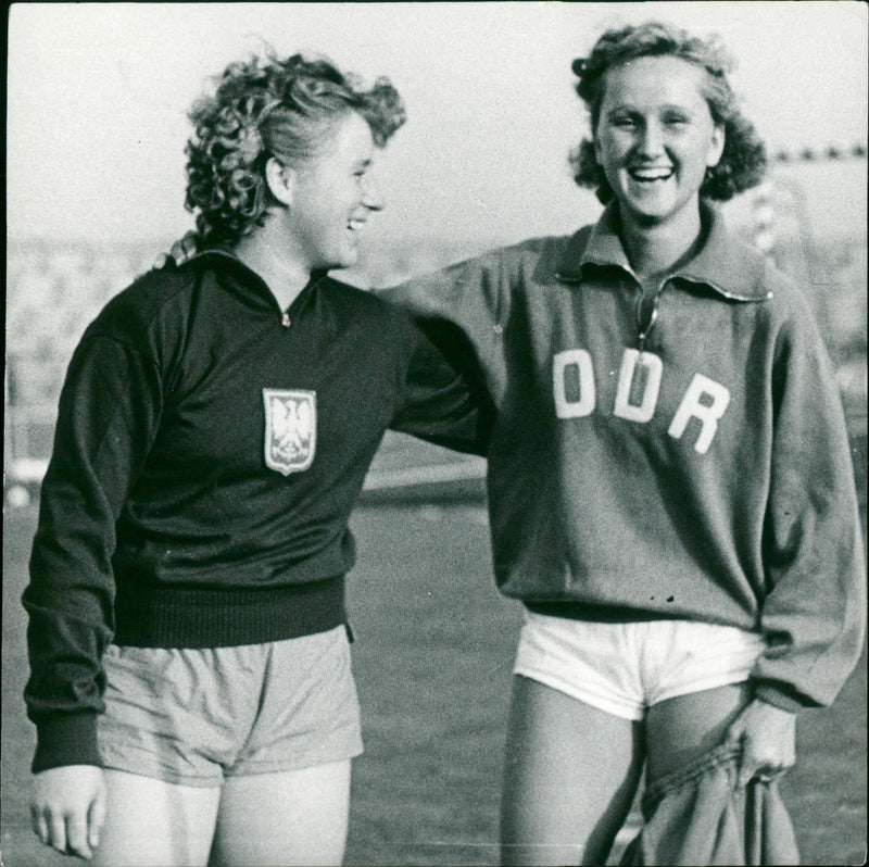 1952 ROCK JEESSOPEN JOULU SELAMMARUSIGE GDR LIVLIS HANIE RASMUSSEN A FILM WELL - Vintage Photograph