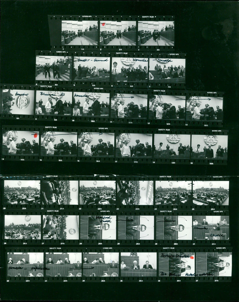 1983 CONFERENCE BERLIN FEST AND SPARTARELADE COITTEE CONFE WELL HONECKER FILM - Vintage Photograph