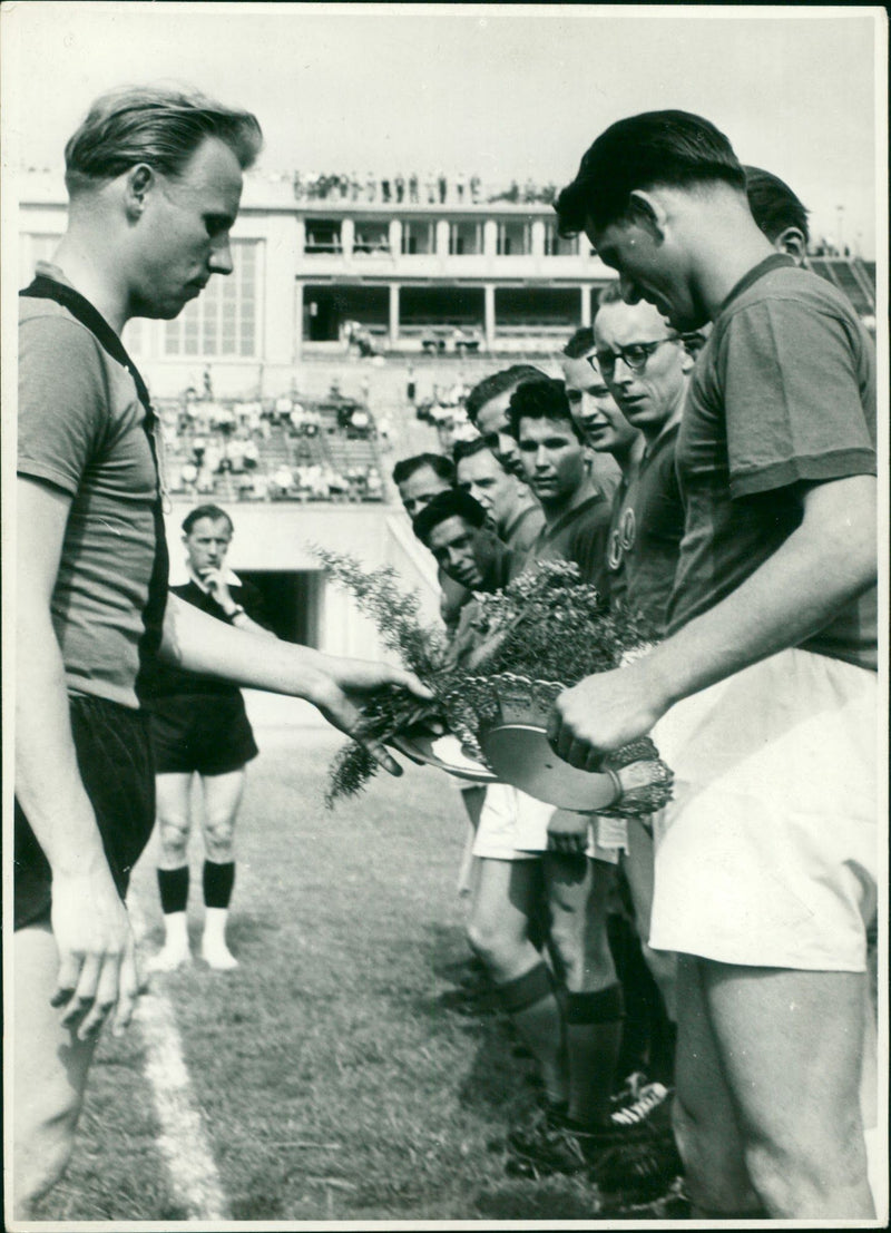 ROCK JEESSOPEN JOULU SELAMMARUSIGE GDR LIVLIS HANIE RASMUSSEN A FILM WELL - Vintage Photograph