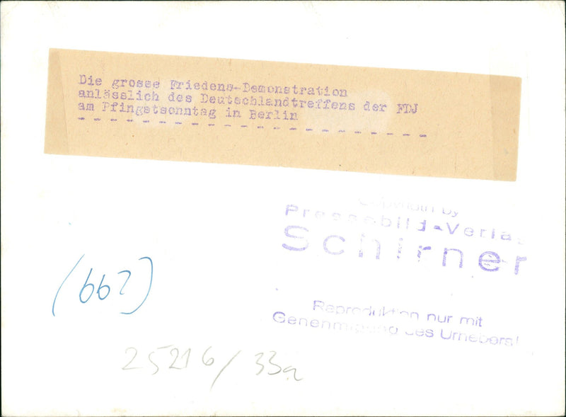 PEACE ROCK JEESSOPEN JOULU SELAMMARUSIGE GDR LIVLIS HANI FILM WELL - Vintage Photograph