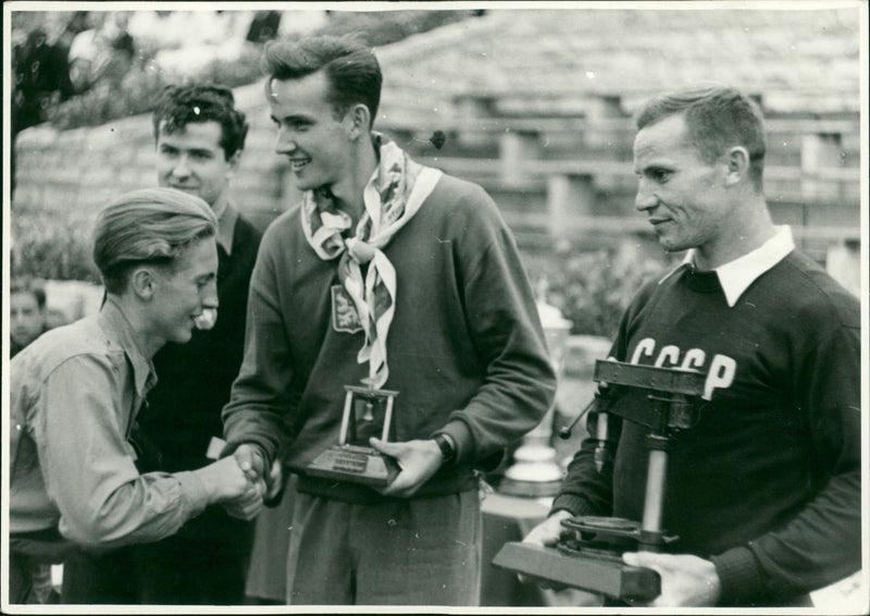 ROCK JEESSOPEN JOULU SELAMMARUSIGE GDR LIVLIS FILM WELL - Vintage Photograph