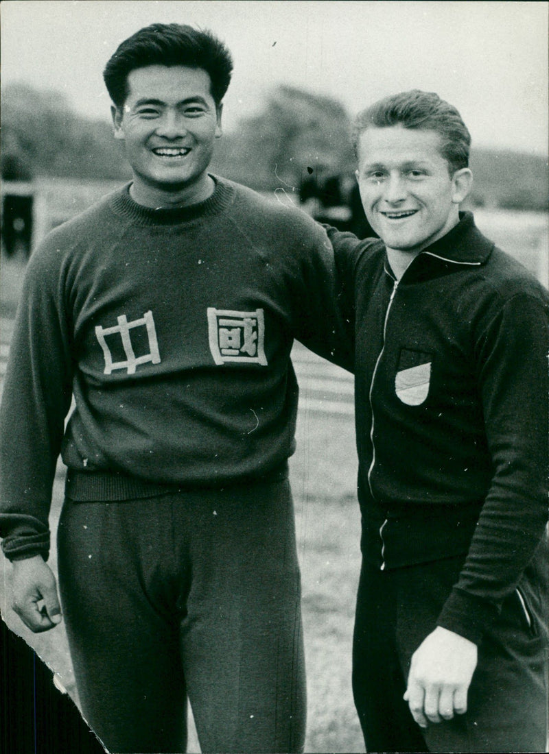 1959 NEWS SER LLINA HUNG LOCATION ECH ROCK WELL FILM - Vintage Photograph