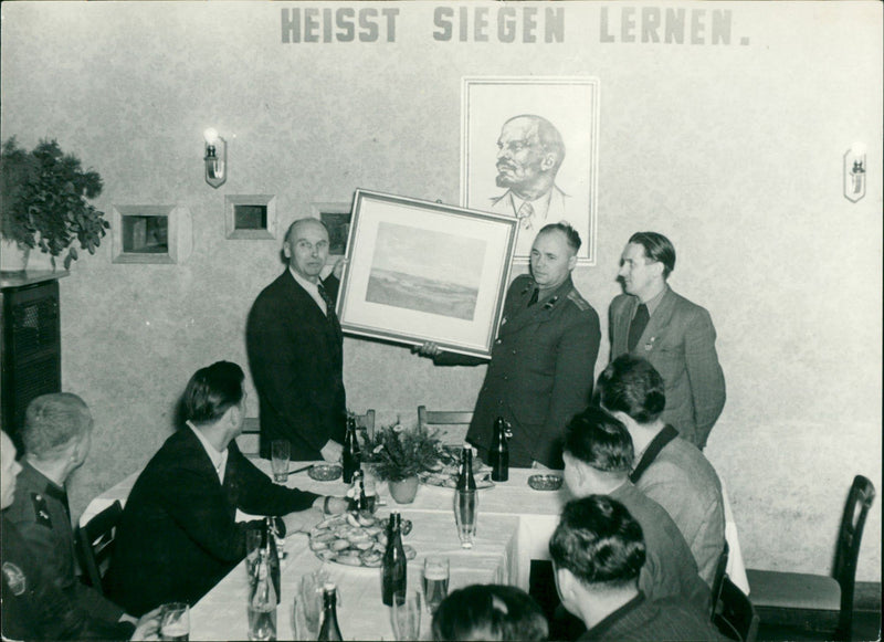 ROCK JEESSOPEN JOULU SELAMMARUSIGE GDR LIVLIS HANIE RASMUSSEN A FILM WELL - Vintage Photograph