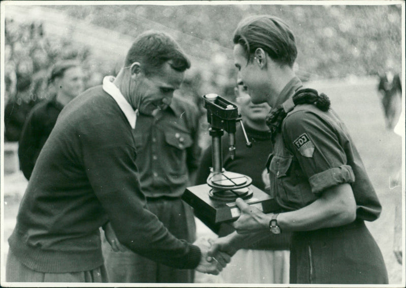 ROCK JEESSOPEN JOULU SELAMMARUSIGE DDR LIVLIS FILM WELL - Vintage Photograph