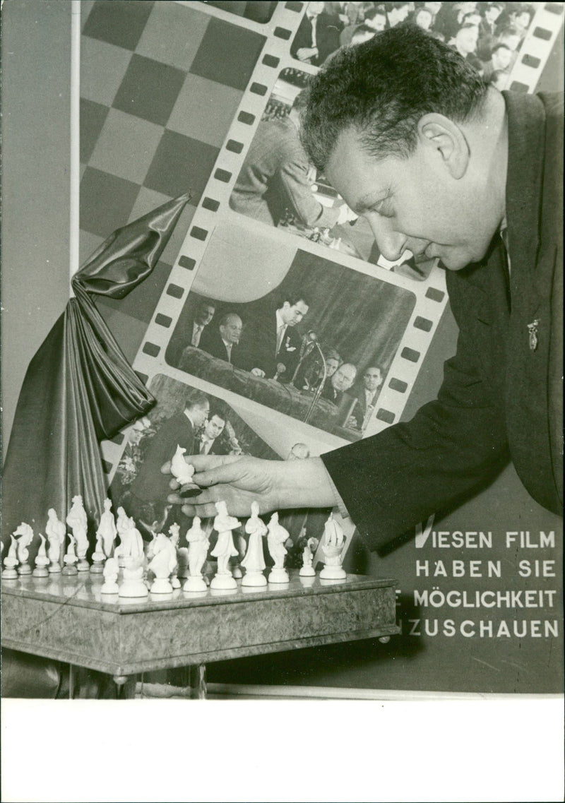 1960 CHESS SEHACHOLYMPICS RINGMESSEHAUS LEIPZIG HELPED FILM - Vintage Photograph