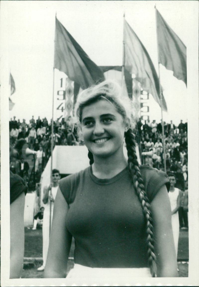 IKISHTE THANE POETI YOU TALENTUAR HIGJENI PARA SOT ATDHEUN - Vintage Photograph