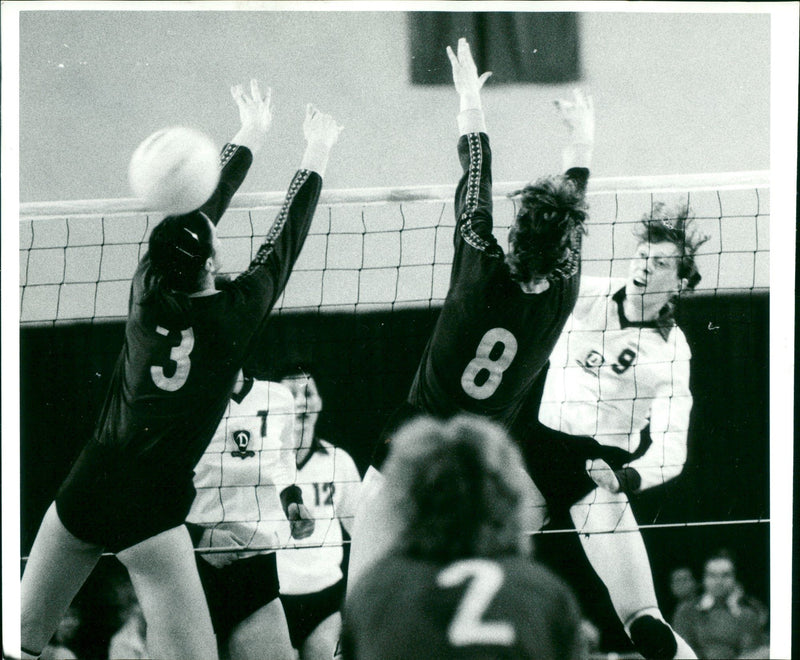 WOMEN SCPYN SECTIONS SCHWERIN ANKELINDEMANN BONTE KRUGER GUITAR FILM - Vintage Photograph