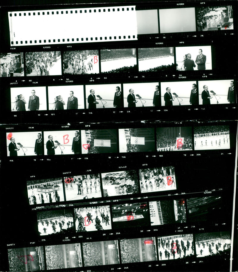 1992 ADOPTION GDR OLYMPIC TEAM ADOPTED SARAJEVO BOSNIA FILM - Vintage Photograph