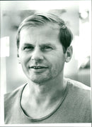 CERS SEAKING SPARTAKURDE PERSOAN WOLFGANG FRONICHE IL-YEAR-OLD MADCH FILM - Vintage Photograph