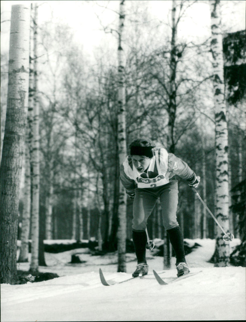 1974 FINLAND SKI WORLD CUP NORDIC FALUN ARMY BOCKETID FEELET LAURA HILBORIES - Vintage Photograph
