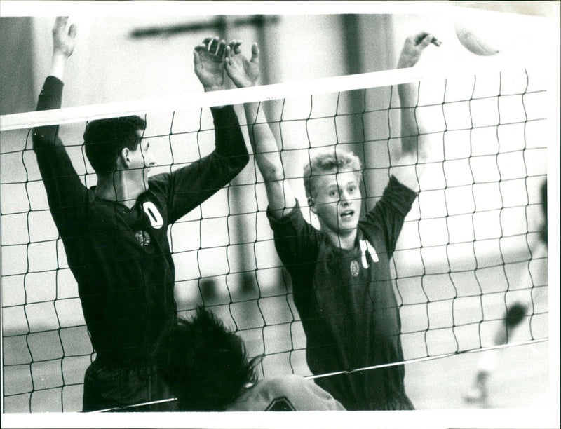 UMBOLDT BERLIN SCHUTTE ILI MIRKO APELT THOMAS BELOW MATTHIAS AFTER DATE FILM - Vintage Photograph