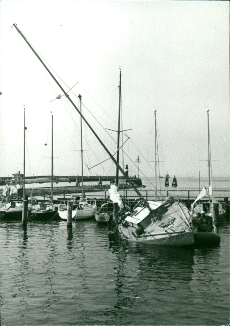 VEB VOLKSWERFT STRALSUND TRAINING FILM PICTURE - Vintage Photograph