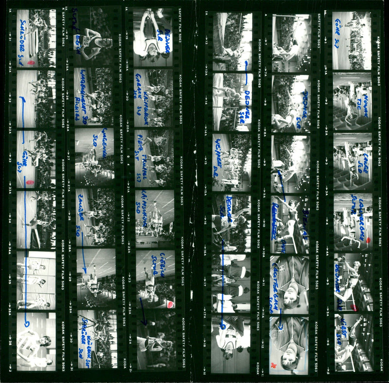 1974 HALLS MOINTERSCHAFTEN SENFTENBERA LATEST FILM COLLA - Vintage Photograph