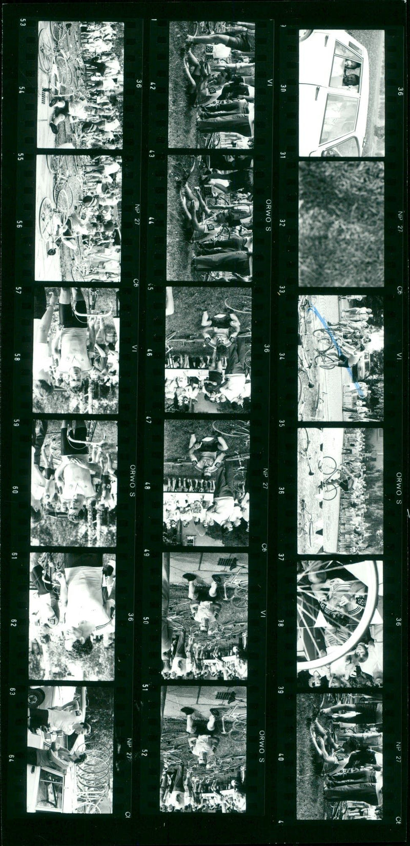 GDR RUNDS HAVE KUNDS RUNDES GDRS ADICOS ERFUL - Vintage Photograph