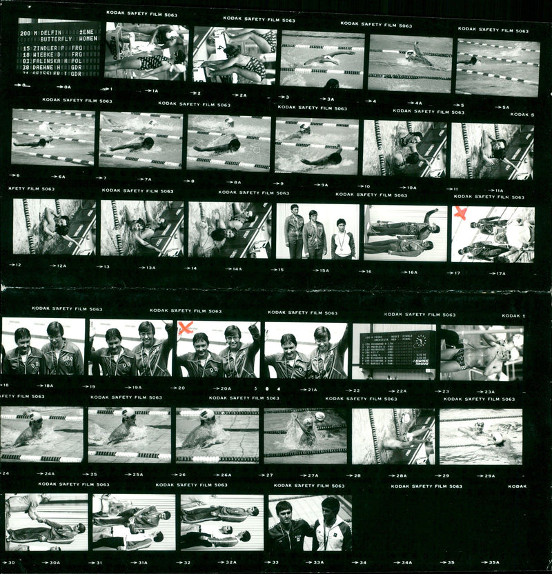 1981 AROUVER OBULLDODODOC GUGUDELEDEC STOLE SCHWIMU SPL FILM - Vintage Photograph