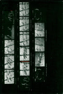 AROUVER OBULLDODODOC GUGUDELEDEC STOLE SCHWIMU SPL FILM - Vintage Photograph