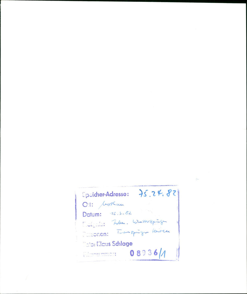 1982 KODAK SAFETY FILM FONALES WATER JUMPING FIFETY - Vintage Photograph