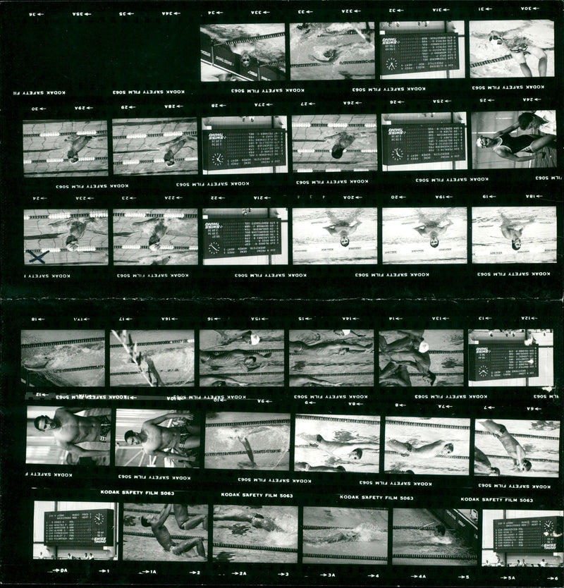 AROUVER OBULLDODODOC GUGUDELEDEC STOLE SCHWIMU UNITED FILM - Vintage Photograph